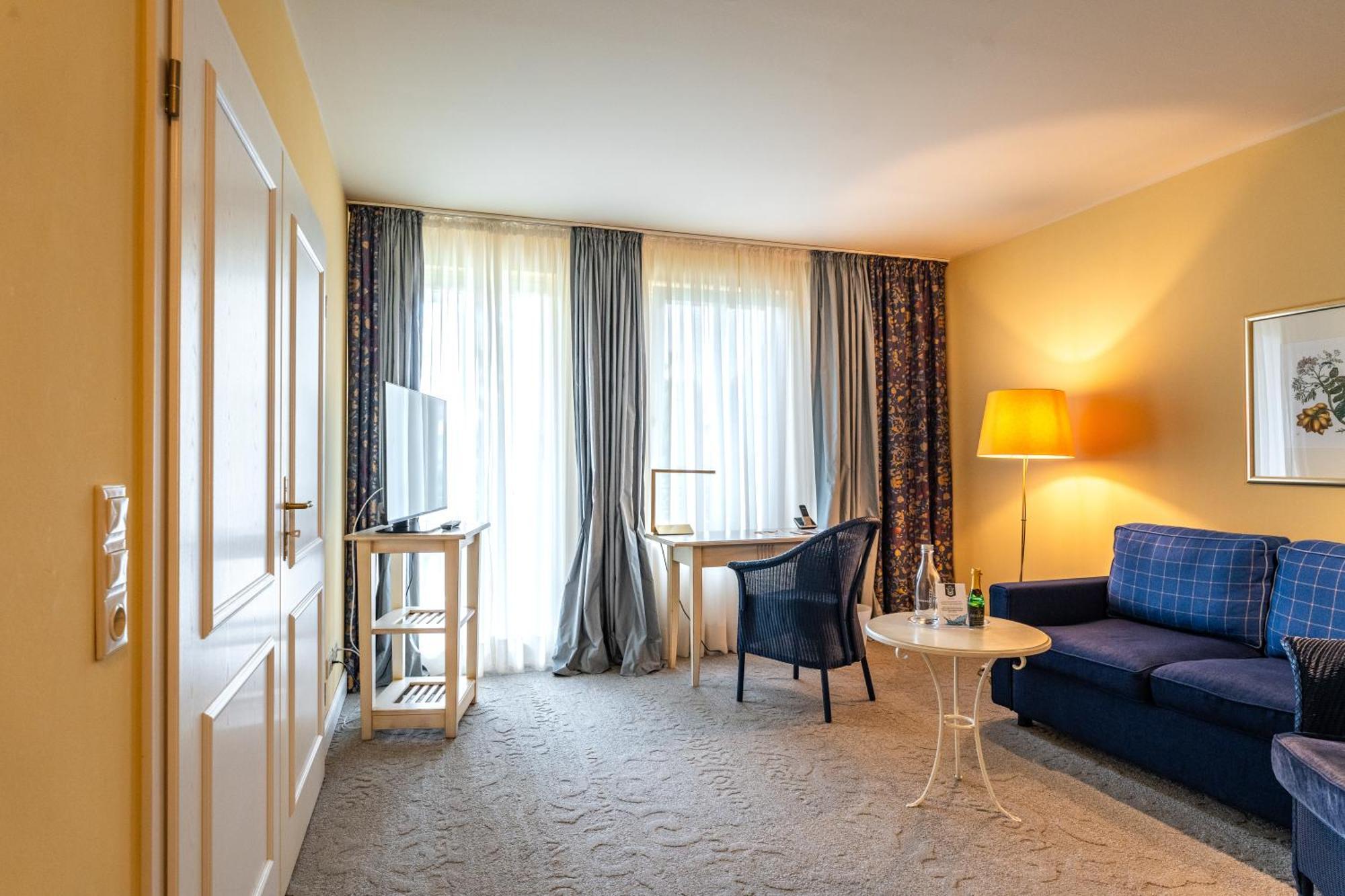 Romantik Hotel Boesehof Bad Bederkesa Buitenkant foto